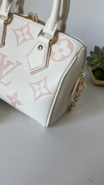 Louis Vuitton Speedy 20 Bandouliere By The Pool - Image 3