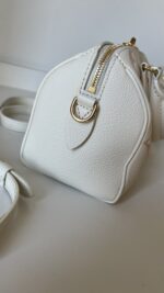 Louis Vuitton Speedy 20 Bandouliere By The Pool - Image 8