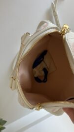 Louis Vuitton Speedy 20 Bandouliere By The Pool - Image 12