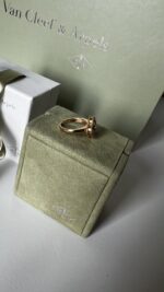 Van Cleef & Arpels 18K Yellow Gold Diamond Mother of Pearl Vintage Alhambra Ring 54 - Image 3