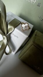 Van Cleef & Arpels 18K Yellow Gold Diamond Mother of Pearl Vintage Alhambra Ring 54 - Image 11
