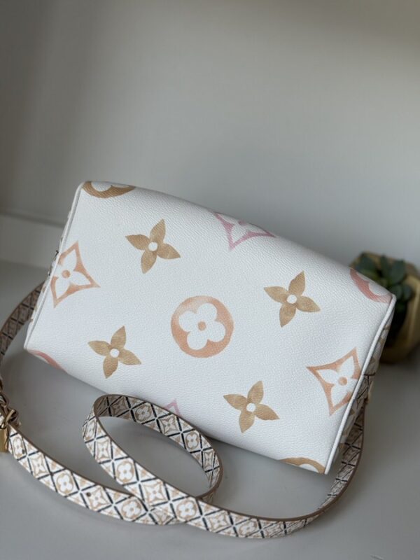 Louis Vuitton Monogram Giant By The Pool 2.0 Speedy Bandouliere 25 Beige - Image 7
