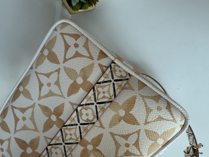 Louis Vuitton Monogram Giant By The Pool 2.0 Speedy Bandouliere 25 Beige - Image 8