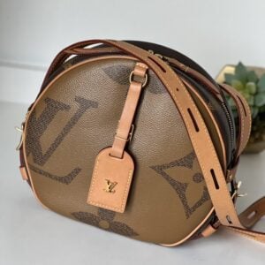 Louis Vuitton Boite Chapeau Souple MM Monogram Reverse