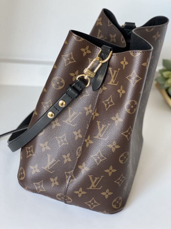 Louis Vuitton NeoNoe MM Monogram Noir - Image 4