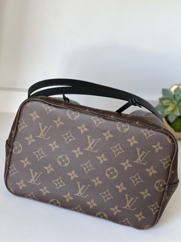 Louis Vuitton NeoNoe MM Monogram Noir - Image 9