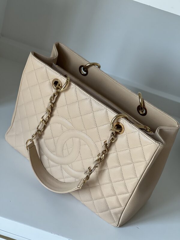 Chanel GST Beige Clair Caviar Shoulder Bag Gold Hardware - Image 2