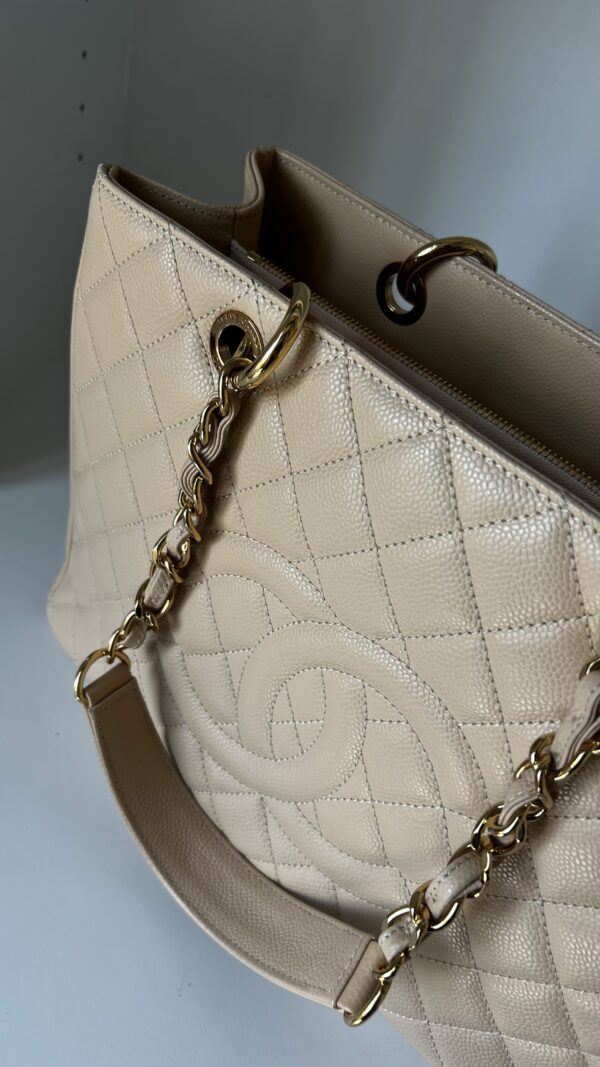 Chanel GST Beige Clair Caviar Shoulder Bag Gold Hardware - Image 4