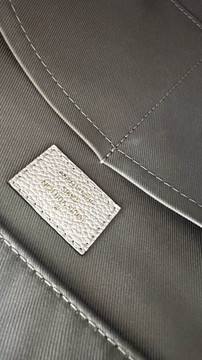 Louis Vuitton Sully MM Empreinte Papyrus Cream - Image 20