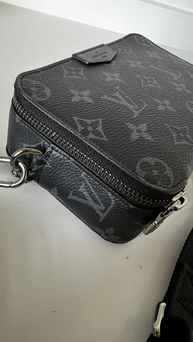 Louis Vuitton Alpha Wearable Wallet Monogram Eclipse - Image 4