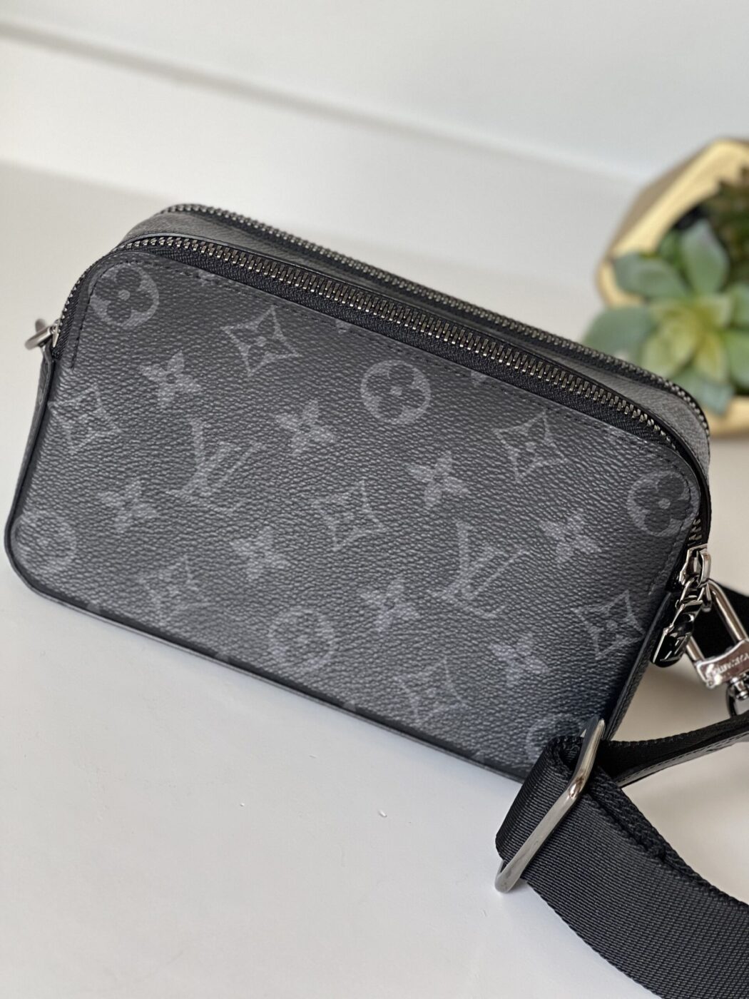 Louis Vuitton Alpha Wearable Wallet Monogram Eclipse - Image 6