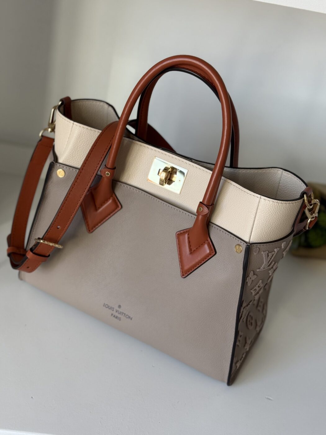 Louis Vuitton On My Side MM - Image 1