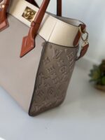 Louis Vuitton On My Side MM - Image 2