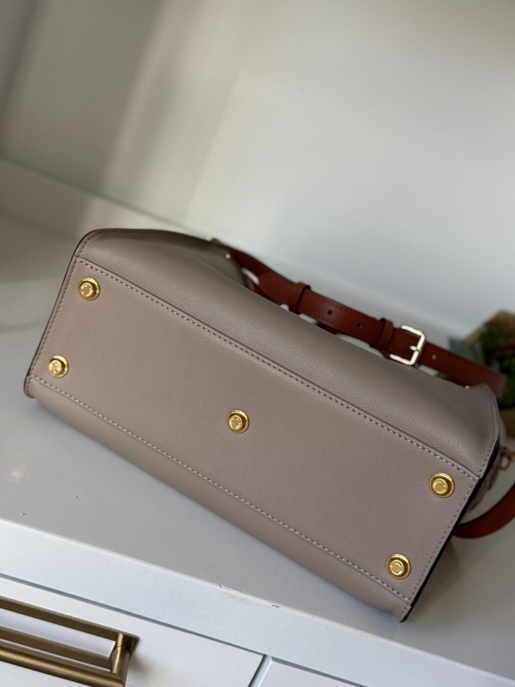 Louis Vuitton On My Side MM - Image 9
