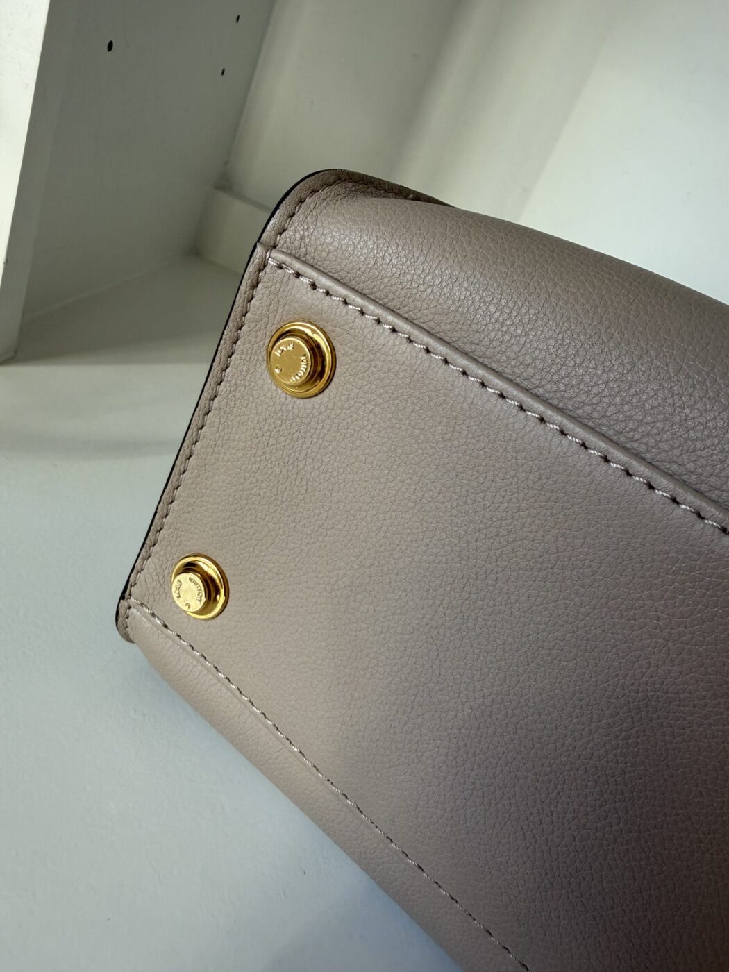Louis Vuitton On My Side MM - Image 11