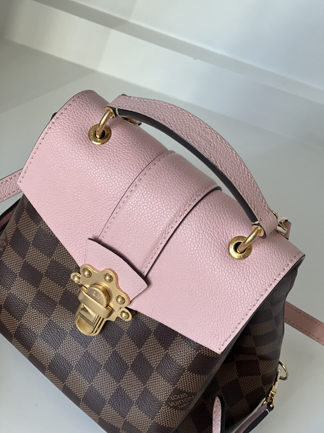 Louis Vuitton Clapton Backpack Damier Ebene Magnolia - LVLENKA display picture 3