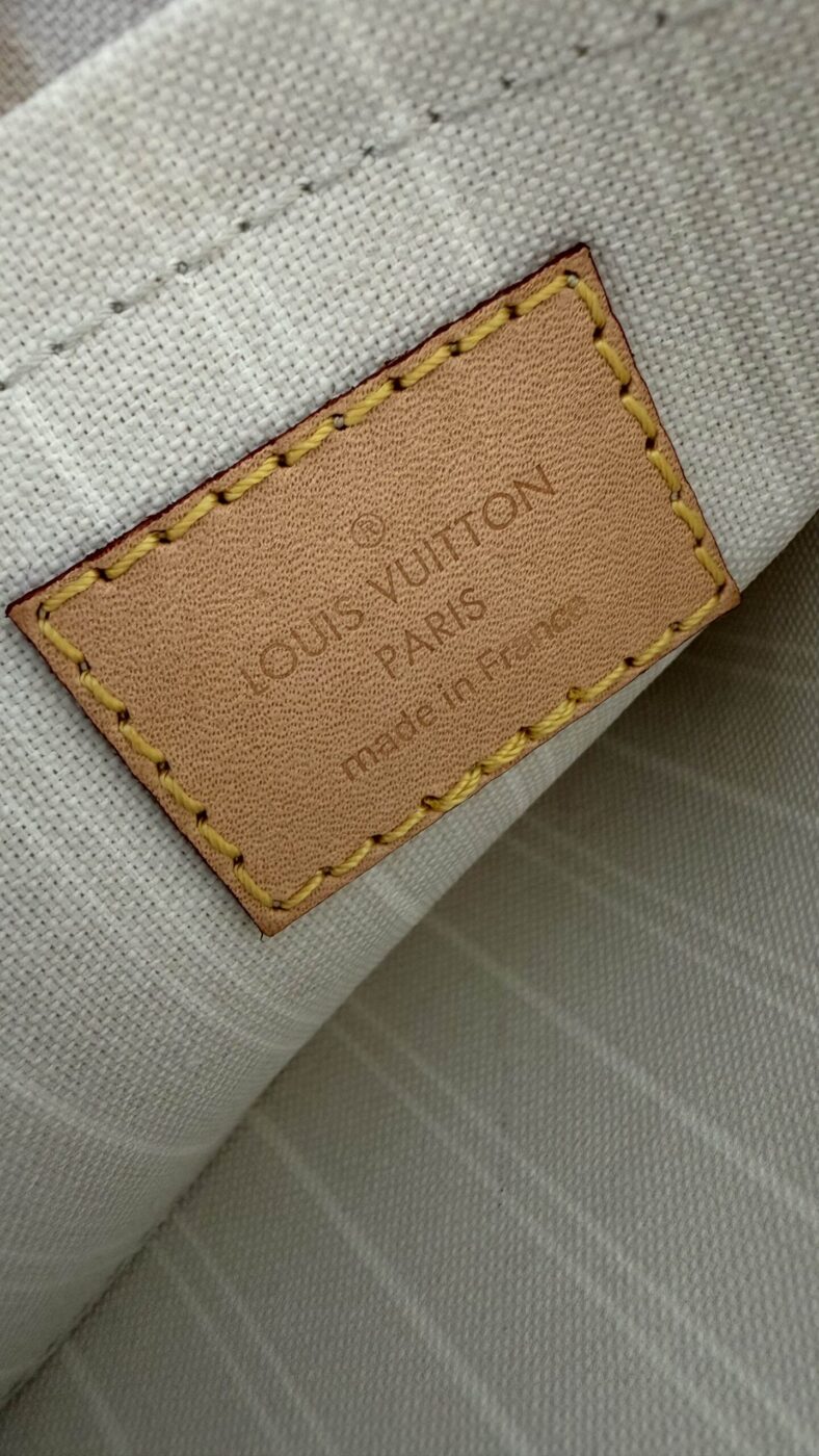 Louis Vuitton Large Pochette By The Pool - Image 9