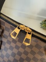 Louis Vuitton Hyde Park Crossbody Damier Ebene - Image 4
