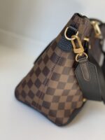 Louis Vuitton Hyde Park Crossbody Damier Ebene - Image 7