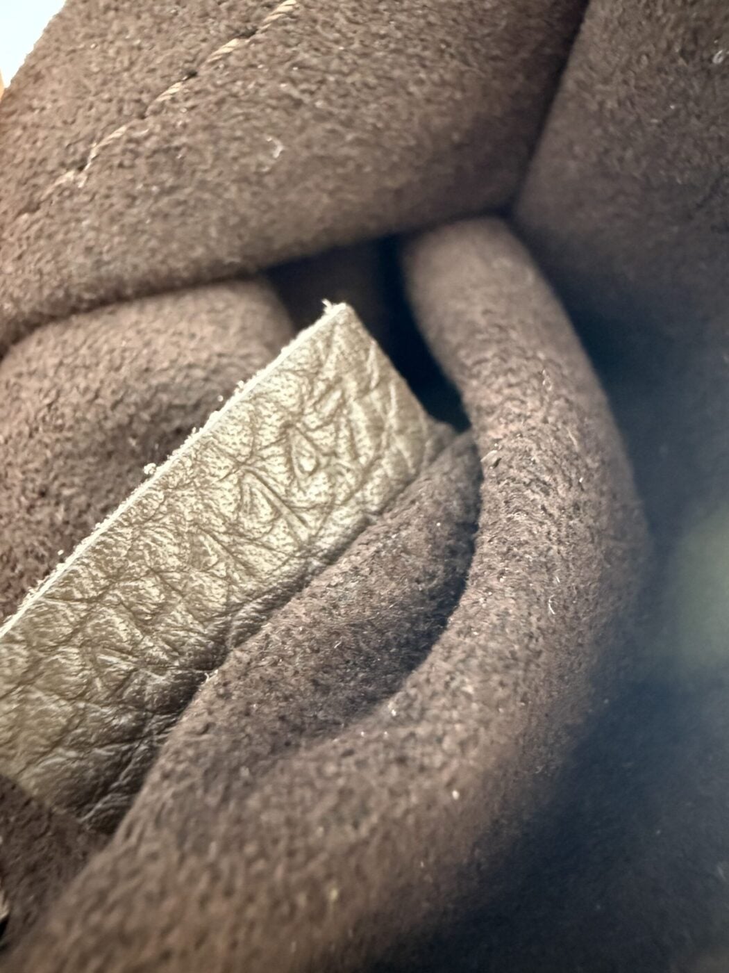 Louis Vuitton Hyde Park Crossbody Damier Ebene - Image 16