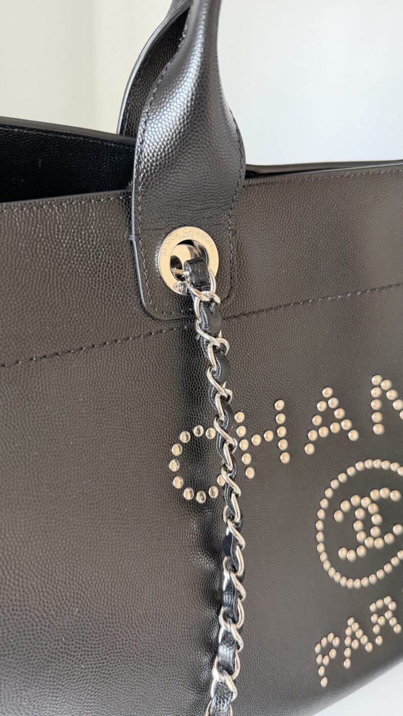 Chanel Leather Deauville Large - Image 2