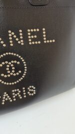 Chanel Leather Deauville Large - Image 4