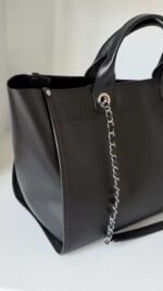 Chanel Leather Deauville Large - Image 6