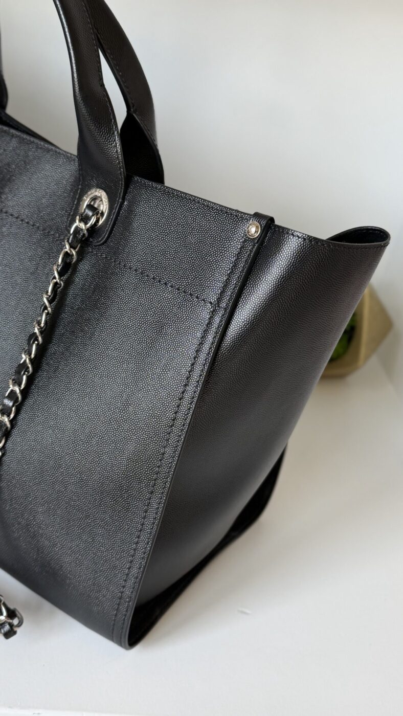 Chanel Leather Deauville Large - Image 9