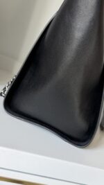 Chanel Leather Deauville Large - Image 11