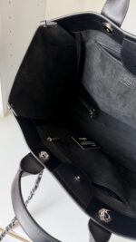Chanel Leather Deauville Large - Image 14